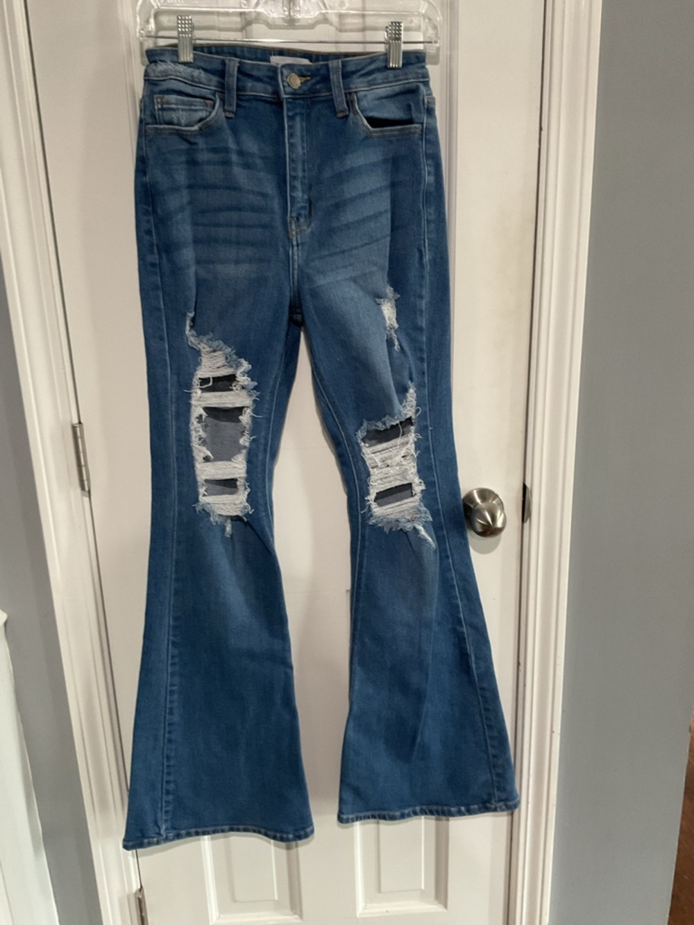 Like New Cello Women's Distressed Flare Jeans - Blue Size 5
